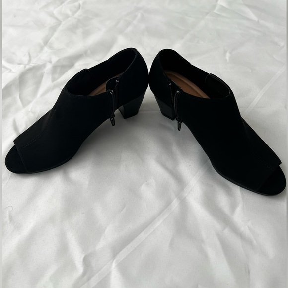 Abella Open-Toe Shoes Size 7 - Picture 3 of 8